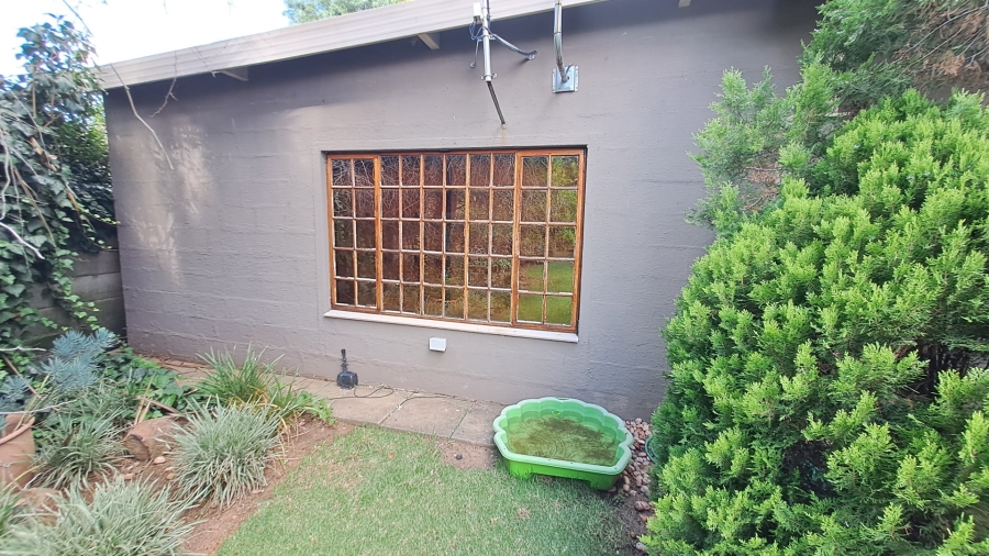 5 Bedroom Property for Sale in Fichardt Park Free State